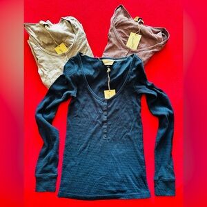 SOLD // Universal Thread Three Henley Long-Sleeve Women’s Tops